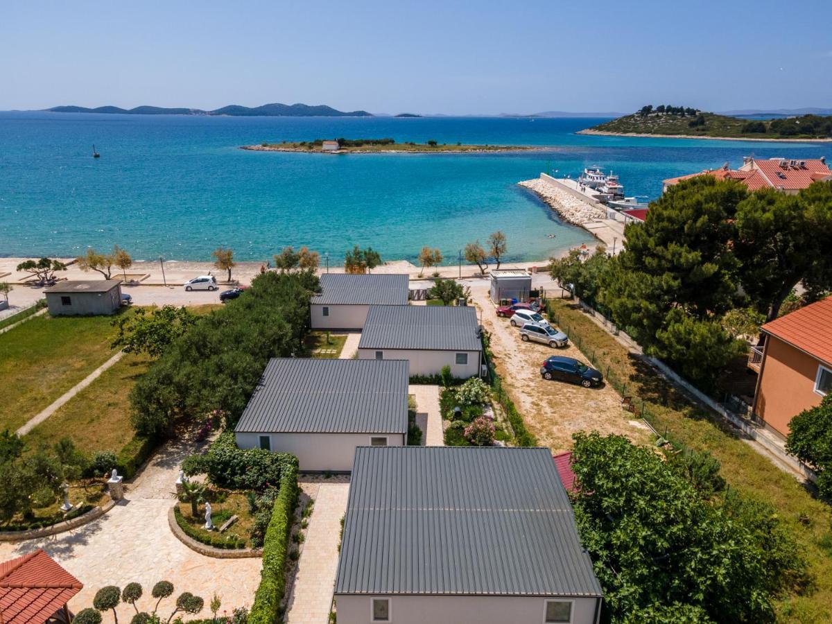 Rasin Mobile Homes Pakoštane Exteriör bild