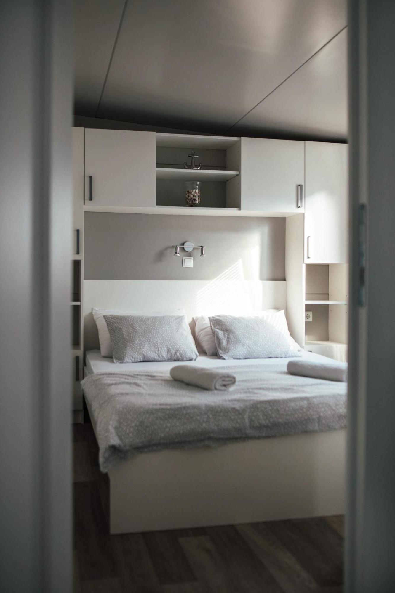 Rasin Mobile Homes Pakoštane Exteriör bild